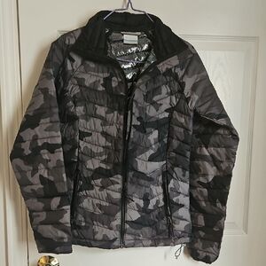 All Genders  Columbia rain Coat Like New